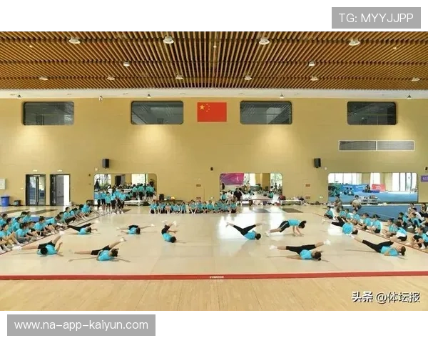 中国体操队在国家训练营中强化细节训练提升稳定性（438 ）